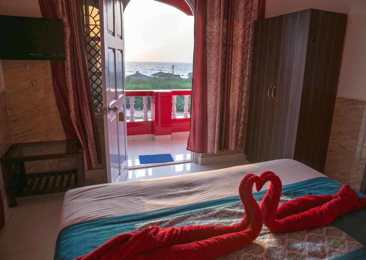 Oceans 7 Inn Калангут Экстерьер фото